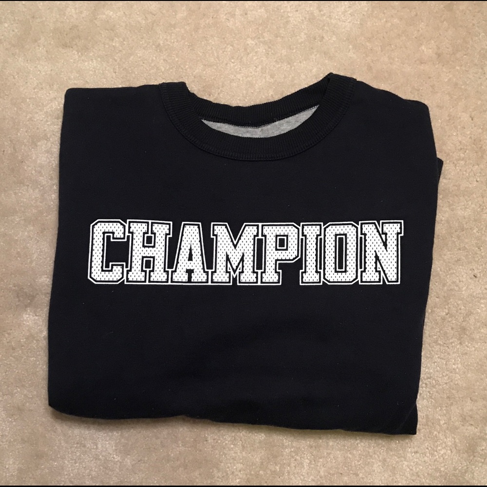 - Champion navy crew neck sweatshirt
